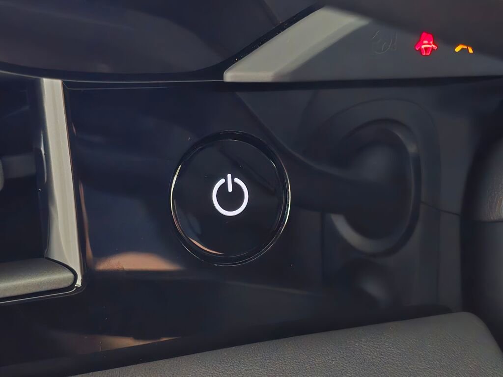 New 2025 Porsche Taycan image 24