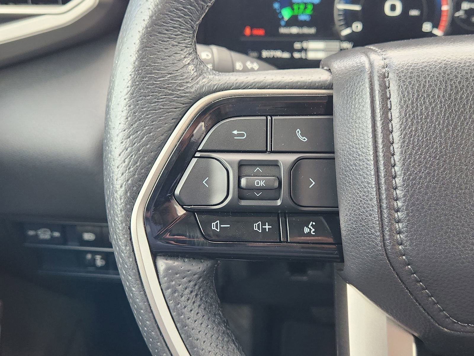 Used 2024 Toyota Sequoia SR5 w/ SR5 Premium Package image 31