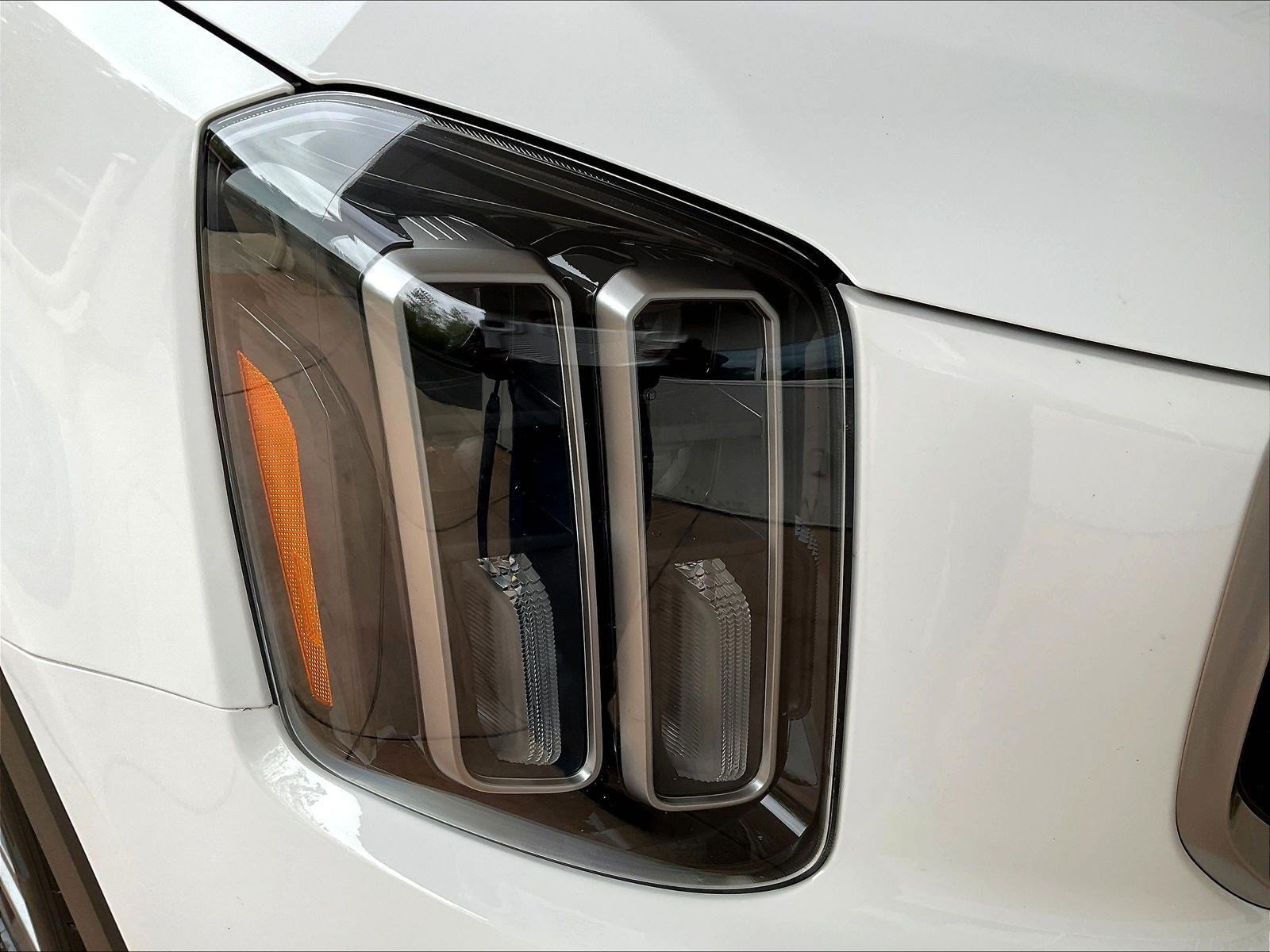 Used 2025 Kia Telluride LX FWD image 30