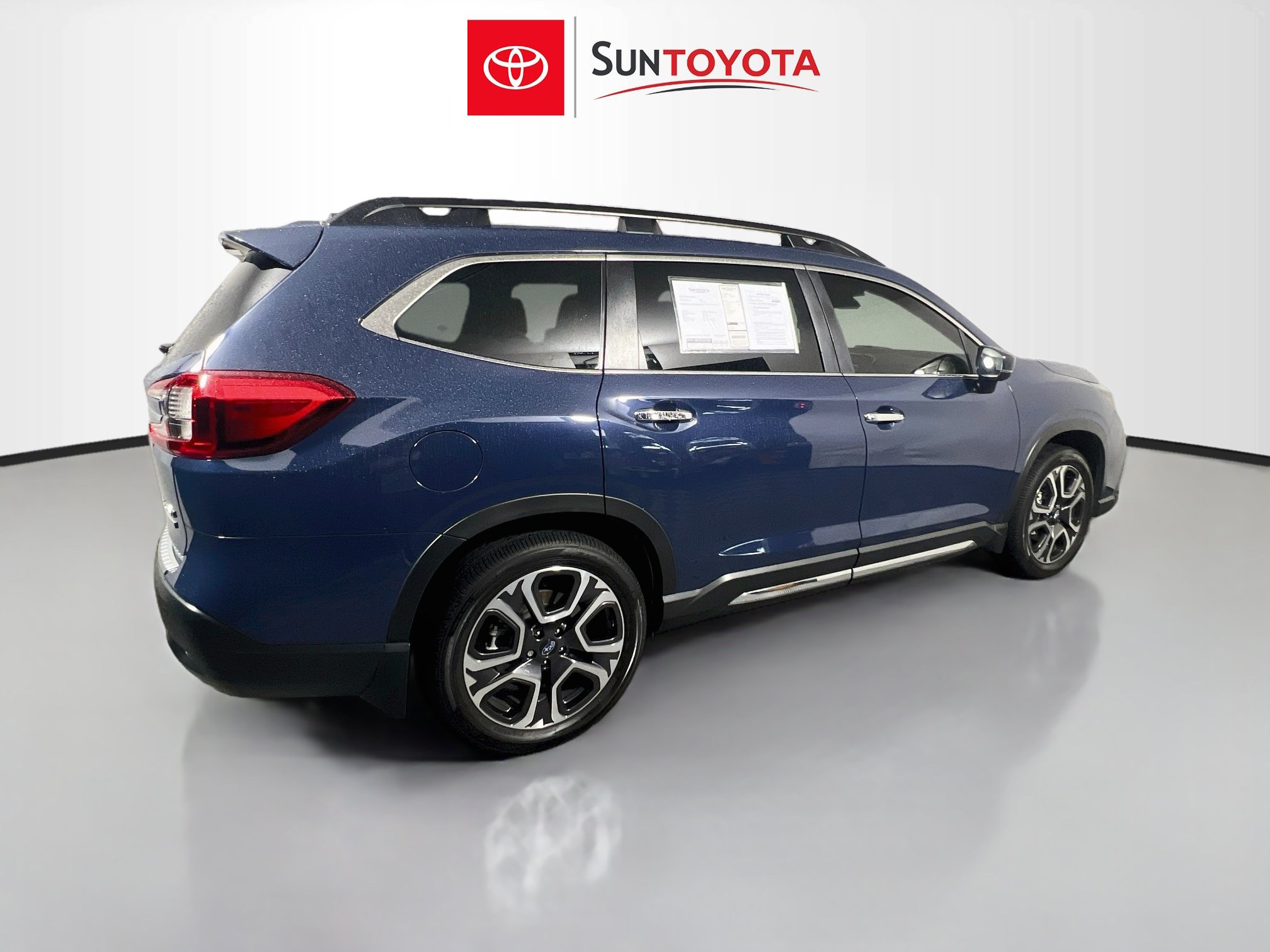 Used 2024 Subaru Ascent Touring w/ Popular Package #2 AWD/4WD image 4