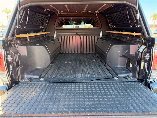 Used 2022 Toyota Tacoma Limited image 6