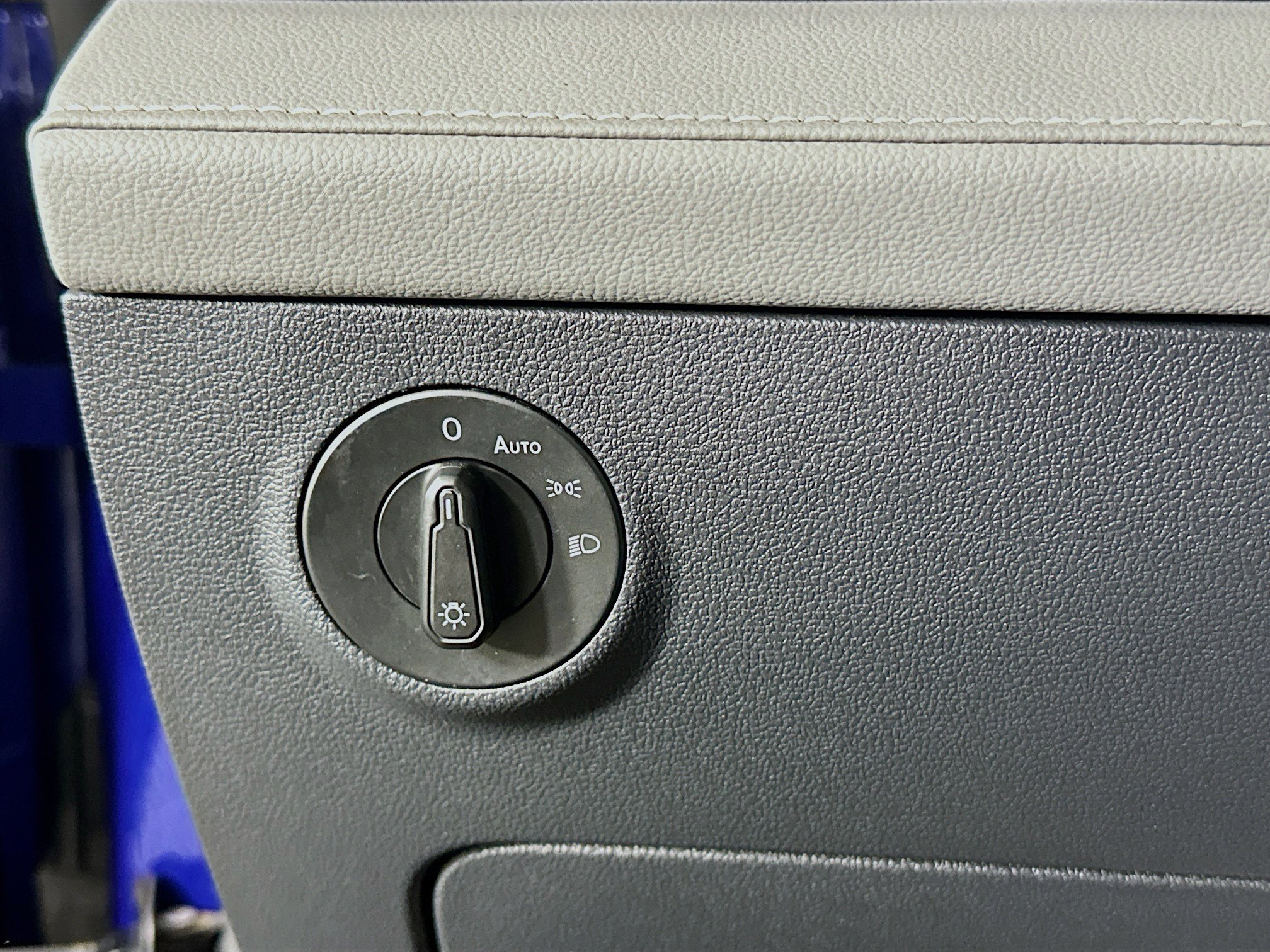 Used 2024 Volkswagen Taos SE w/ MDO Package image 31