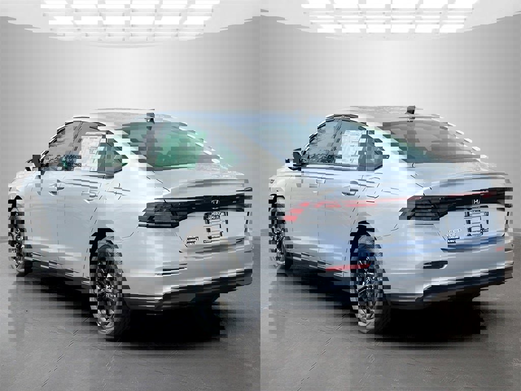 New 2025 Honda Accord SE image 3