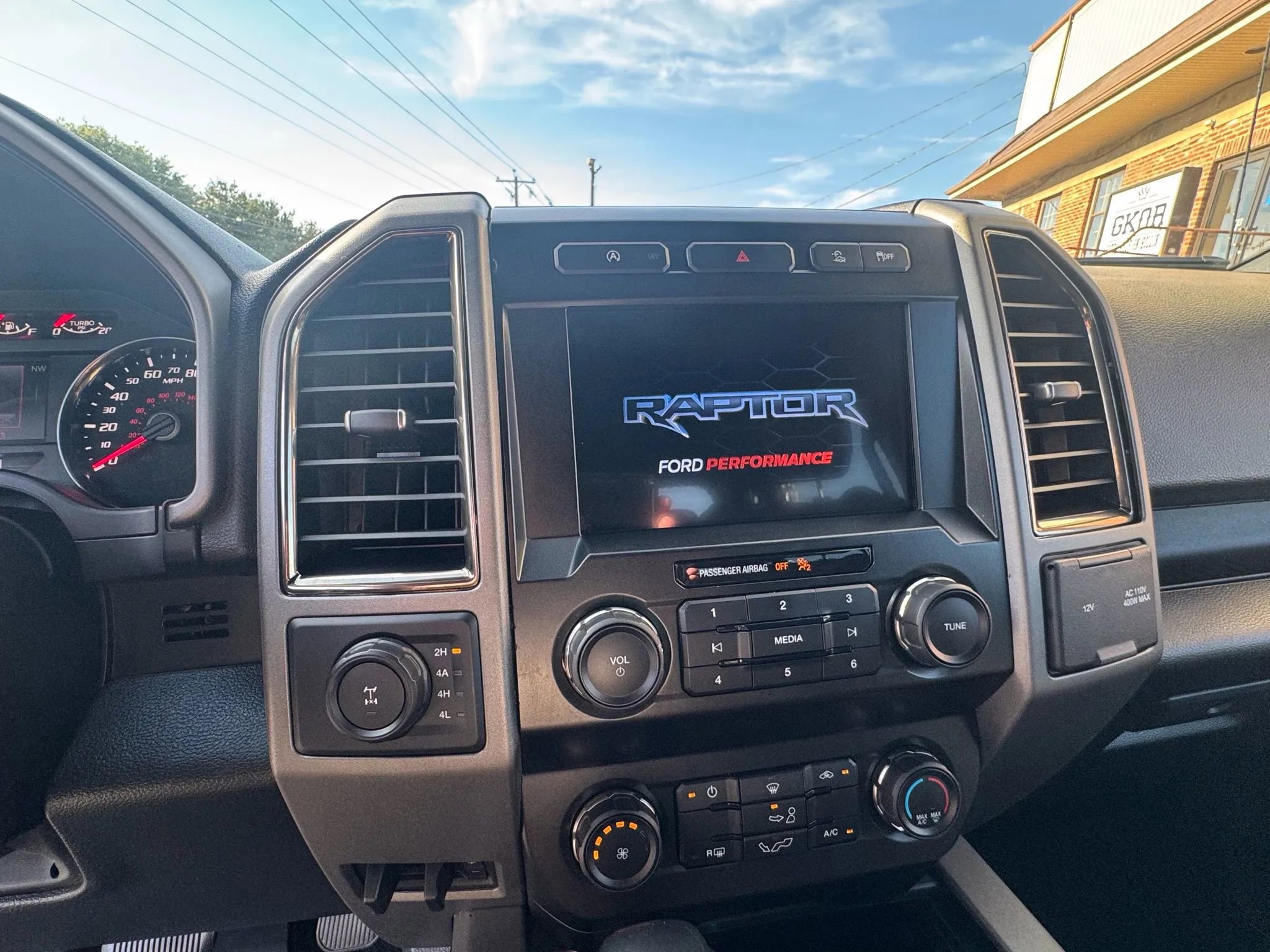 Used 2020 Ford F150 Raptor image 13