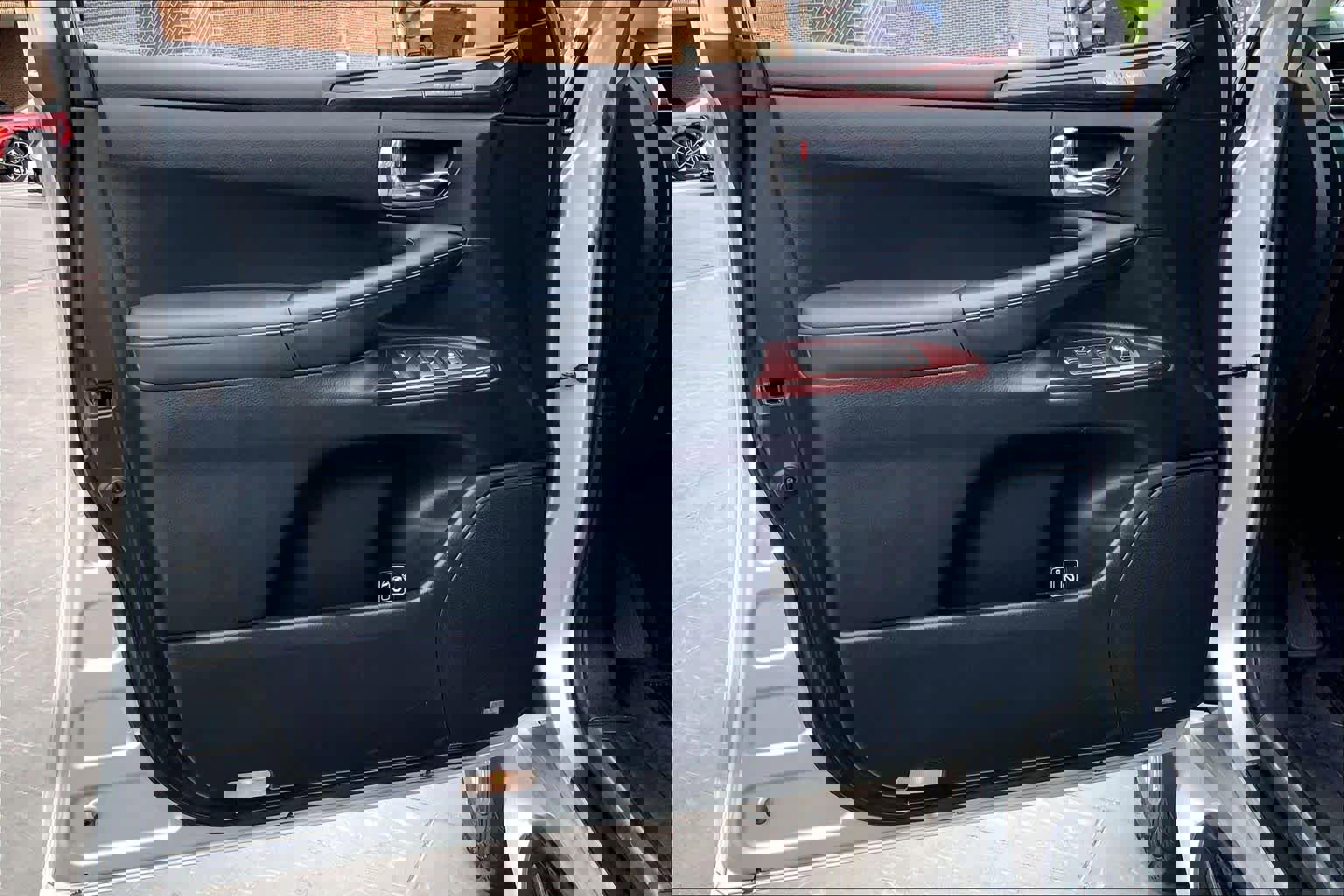 Used 2014 Lexus LX 570 4WD image 22