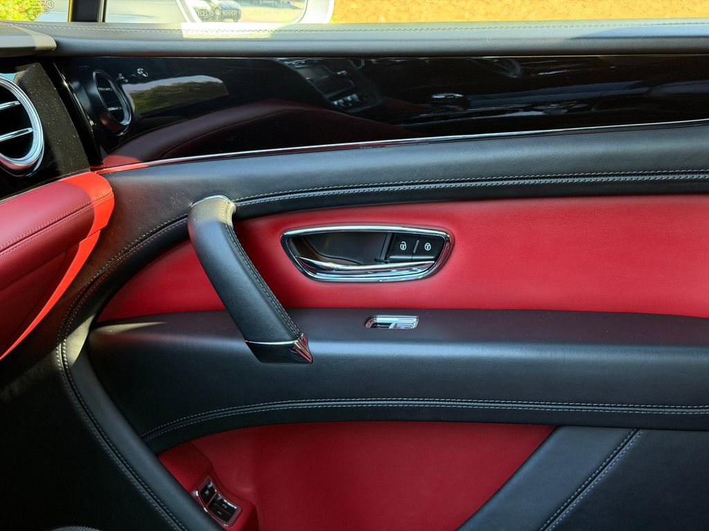 Used 2019 Bentley Bentayga AWD/4WD image 29