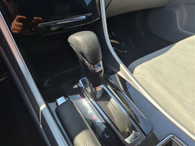Used 2017 Honda Accord EX image 12