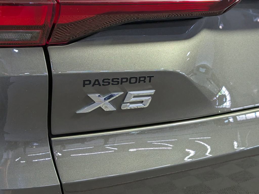 Used 2021 BMW X5 xDrive40i w/ Convenience Package AWD/4WD image 11