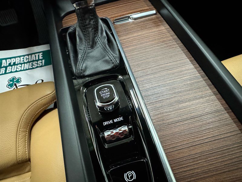 Used 2020 Volvo V60 T5 Cross Country w/ Protection Package Premier image 19