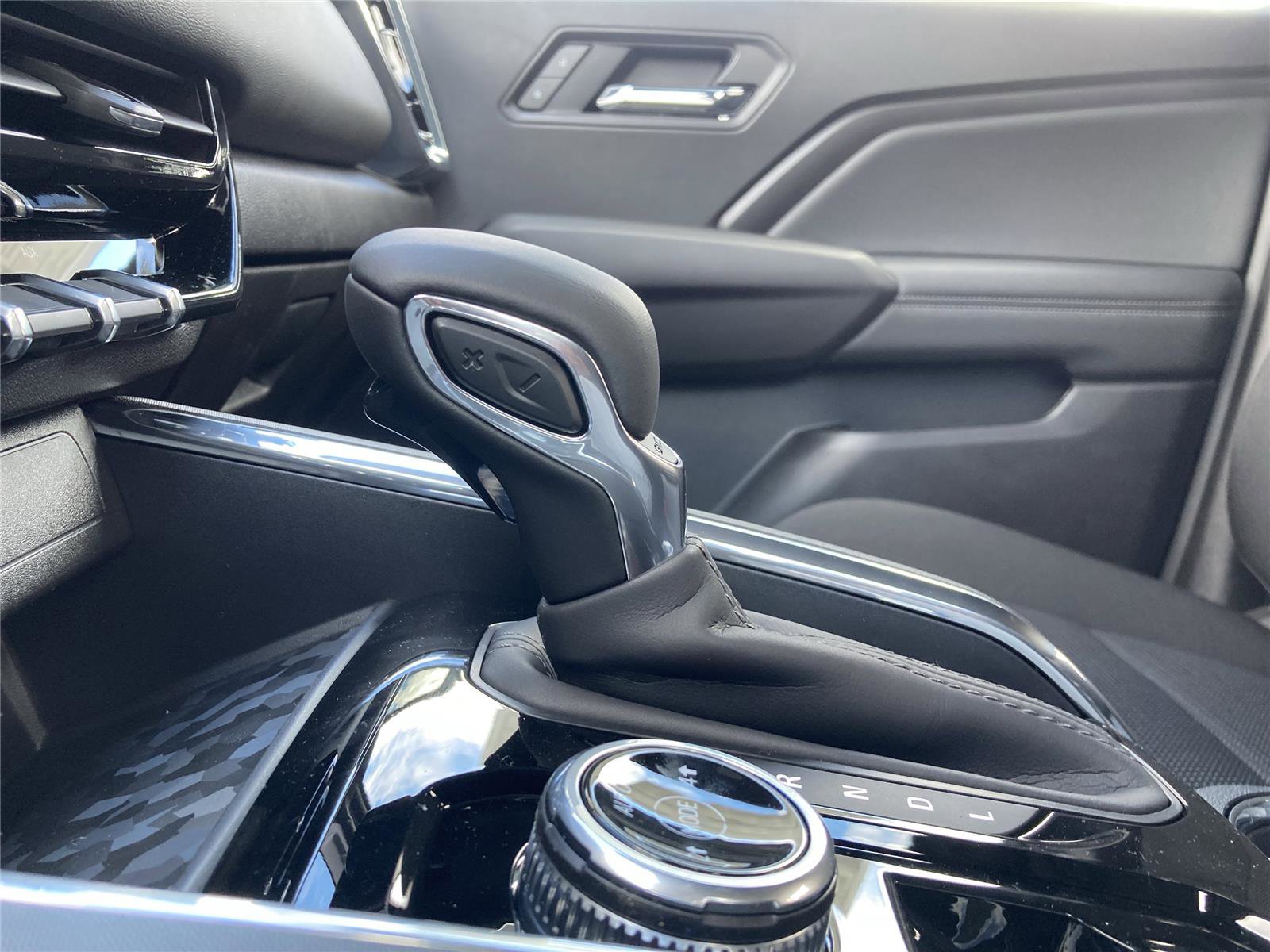 New 2026 GMC Canyon Elevation w/ Convenience Package image 27