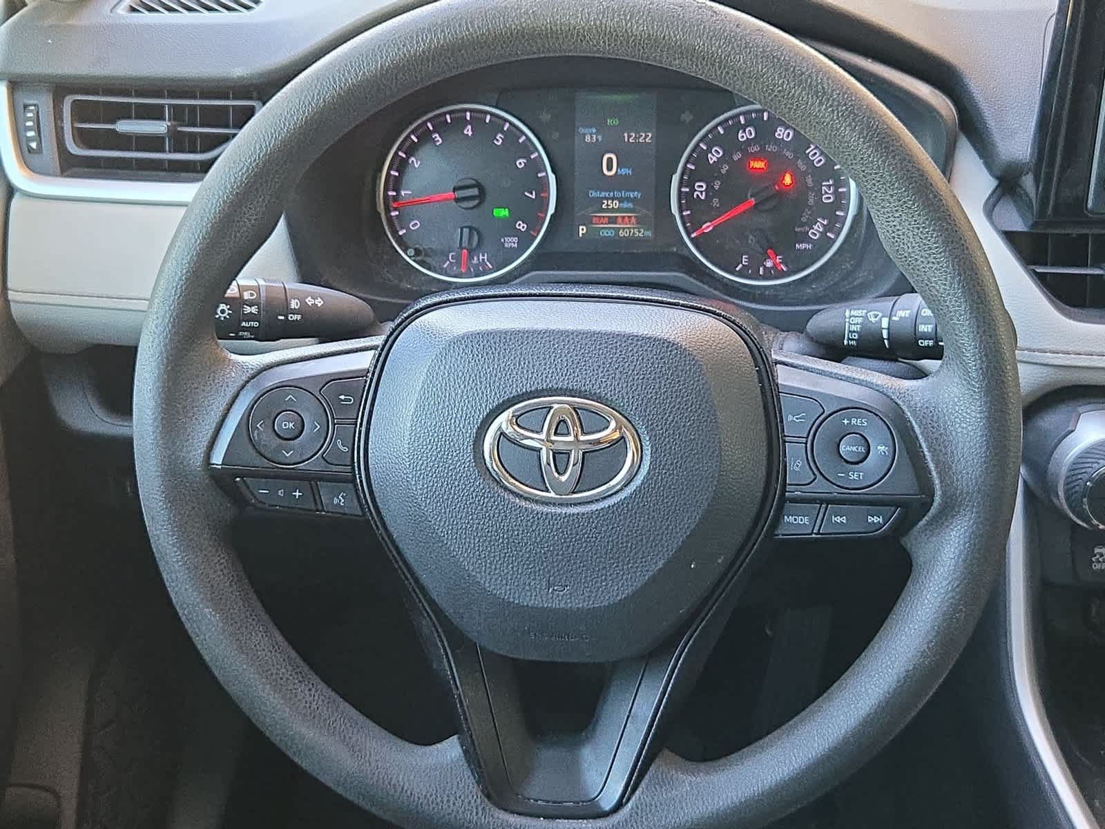 Used 2020 Toyota RAV4 XLE w/ Convenience Package FWD image 23