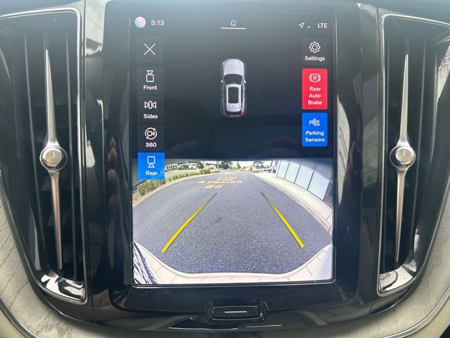 Used 2023 Volvo XC60 B6 Ultimate w/ Climate Package AWD/4WD image 25