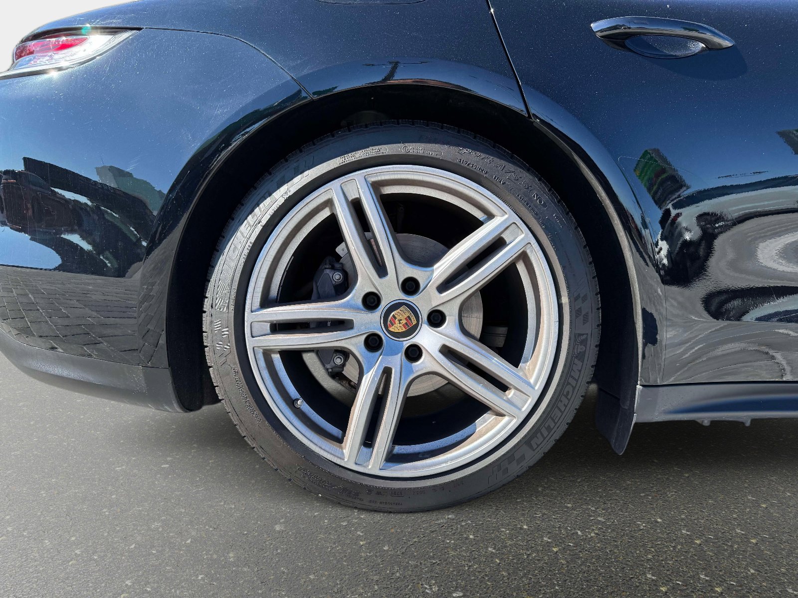 Used 2022 Porsche Panamera 4 image 19