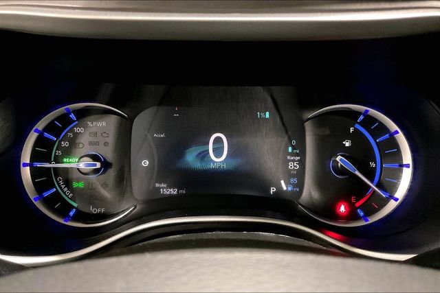 Used 2024 Chrysler Pacifica Limited FWD image 20