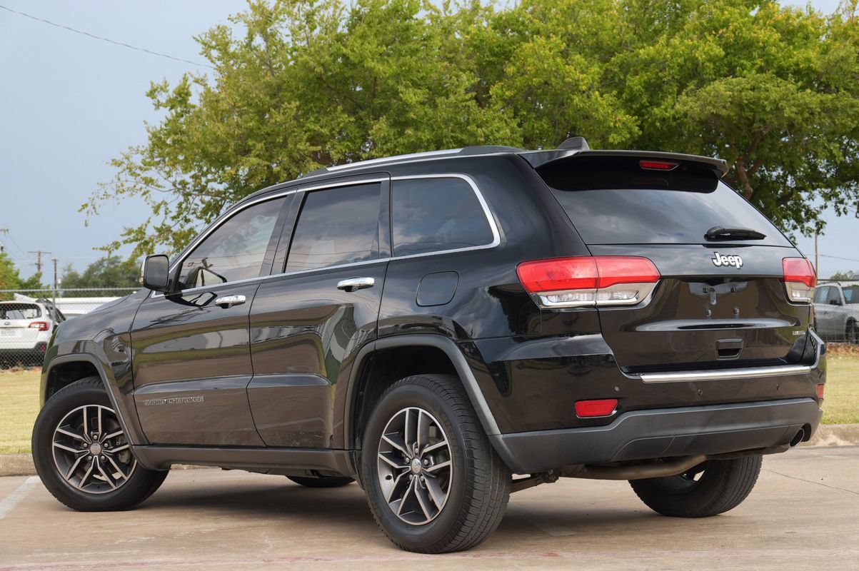 Used 2017 Jeep Grand Cherokee Limited RWD image 4