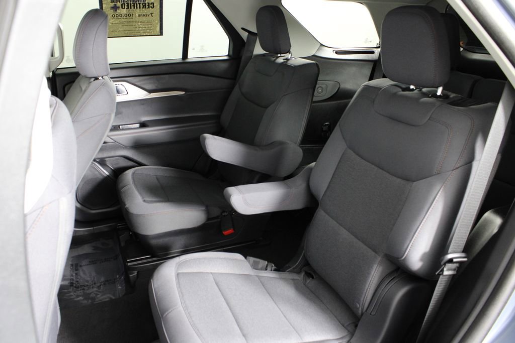 Used 2025 Ford Explorer Active image 18