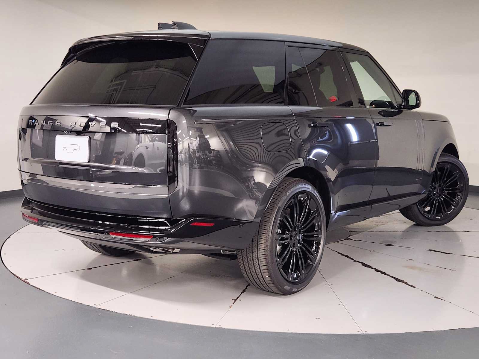 New 2026 Land Rover Range Rover SE AWD/4WD image 2
