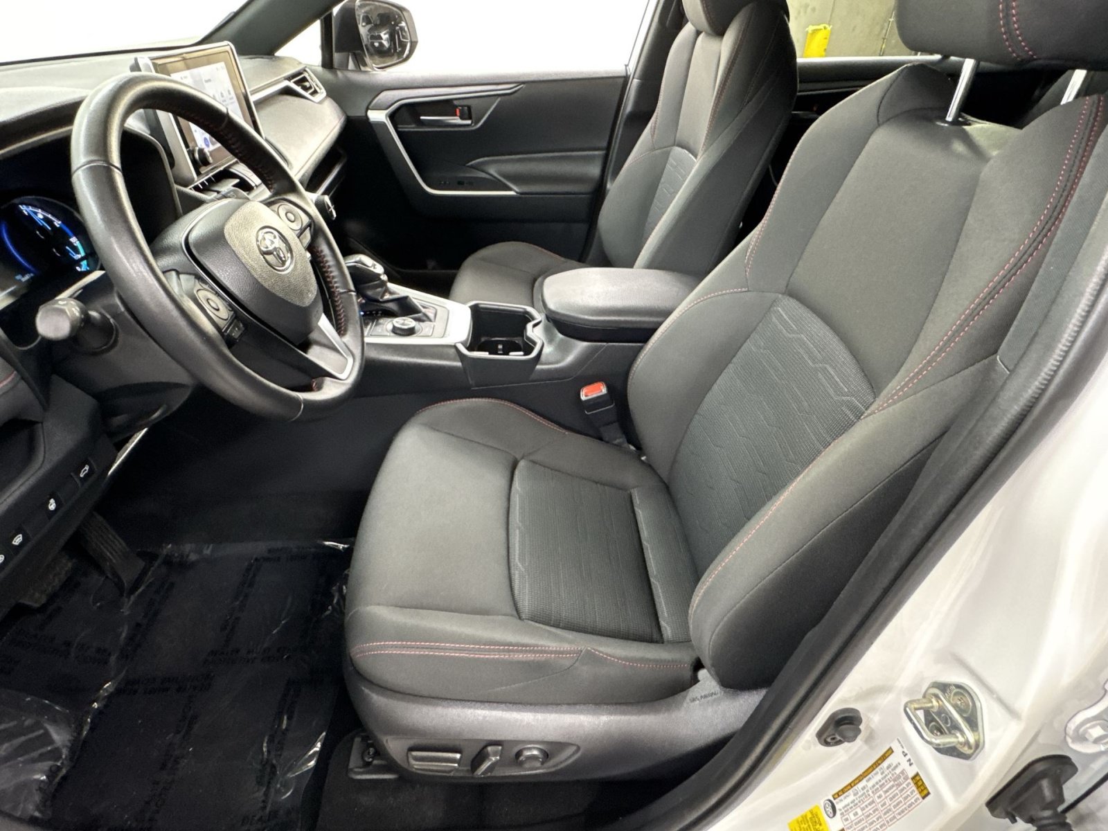 Used 2025 Toyota RAV4 SE w/ Weather & Moonroof Package AWD/4WD image 16