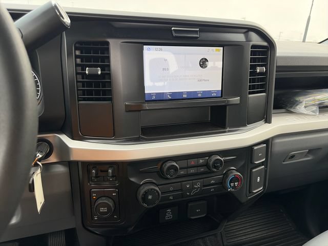 New 2026 Ford F250 XL w/ XL Chrome Package AWD/4WD image 18