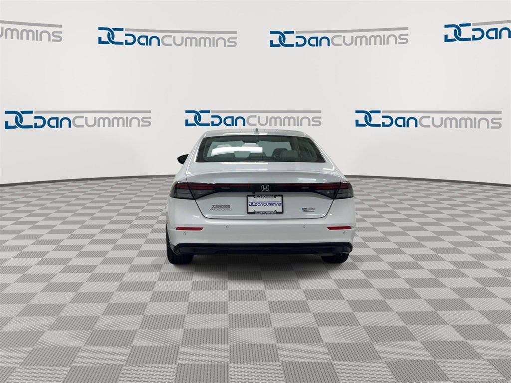 Used 2023 Honda Accord Touring image 7