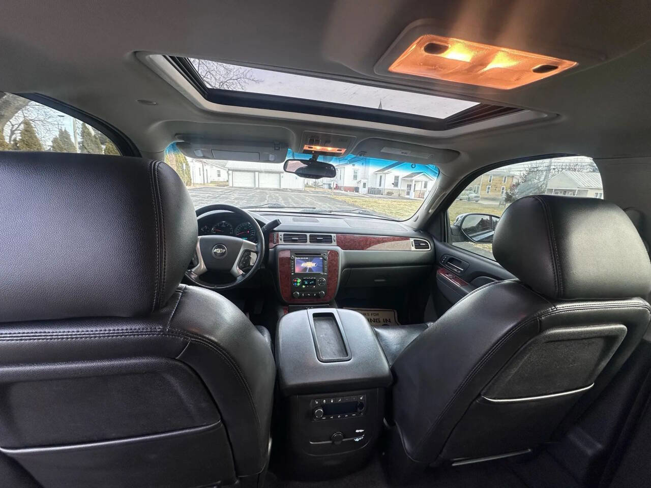 Used 2014 Chevrolet Suburban LTZ image 16