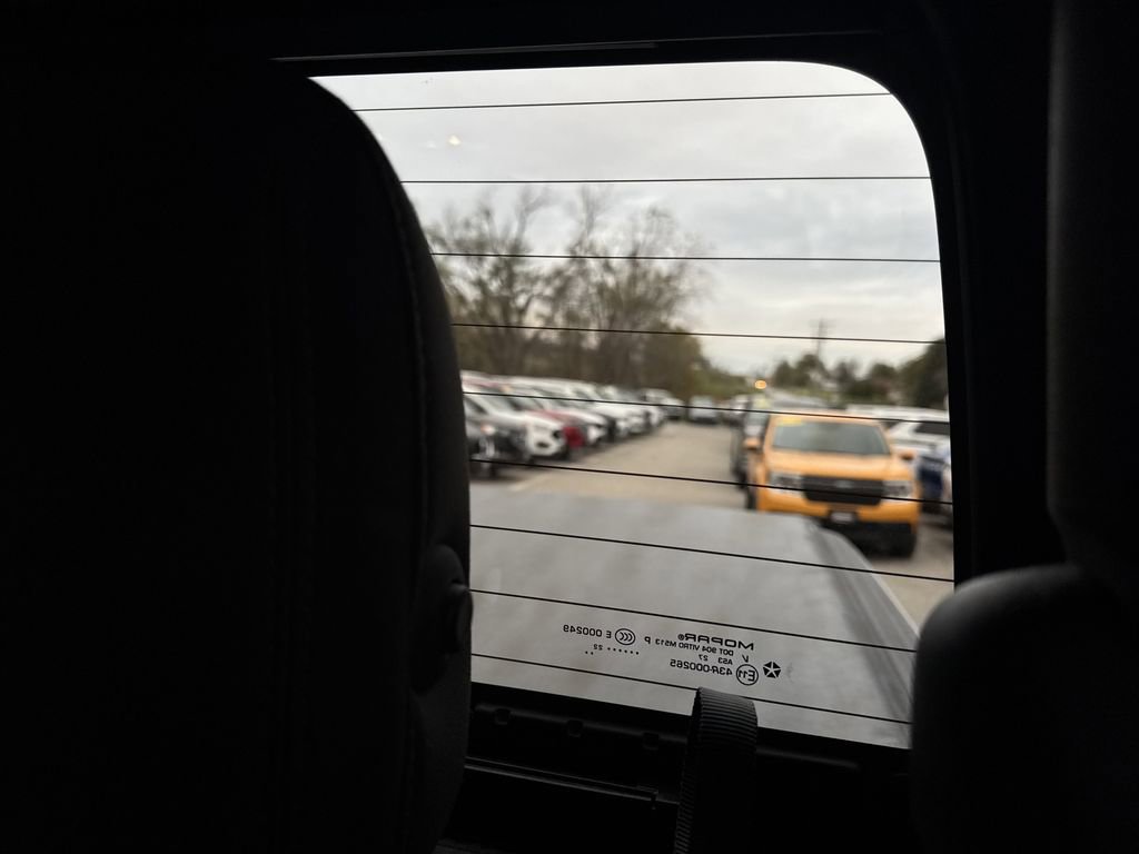 Used 2022 Jeep Gladiator Willys image 38