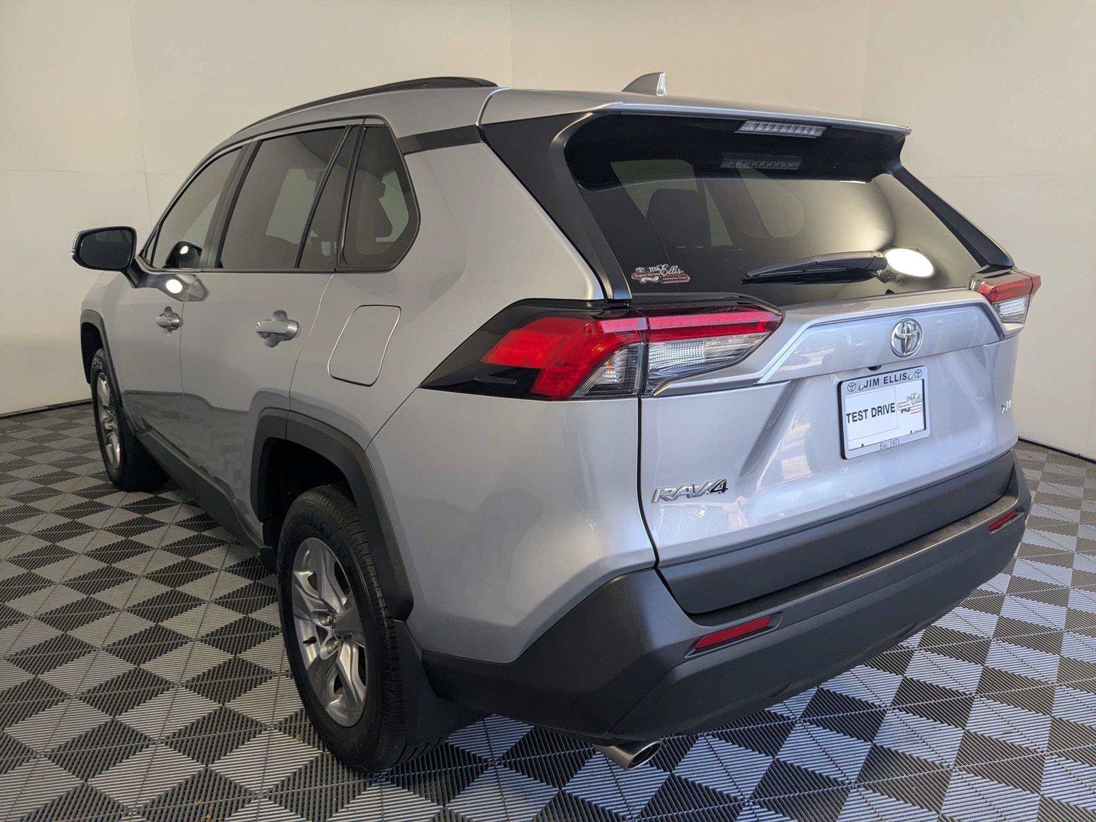 Used 2025 Toyota RAV4 XLE w/ Convenience Package FWD image 7