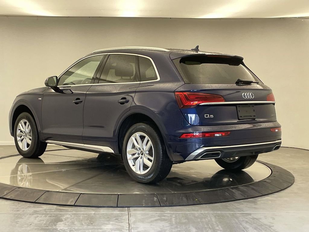 Used 2023 Audi Q5 2.0T Premium w/ Convenience Package AWD/4WD image 3