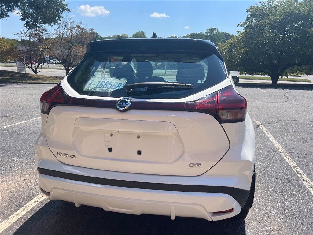 Used 2021 Nissan Kicks SR FWD image 12