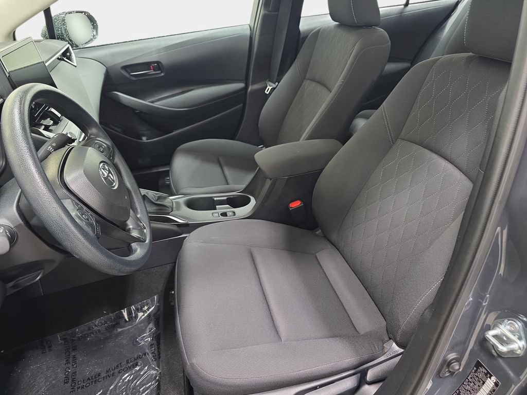 Used 2025 Toyota Corolla LE FWD image 13