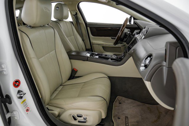 Used 2012 Jaguar XJ L image 33