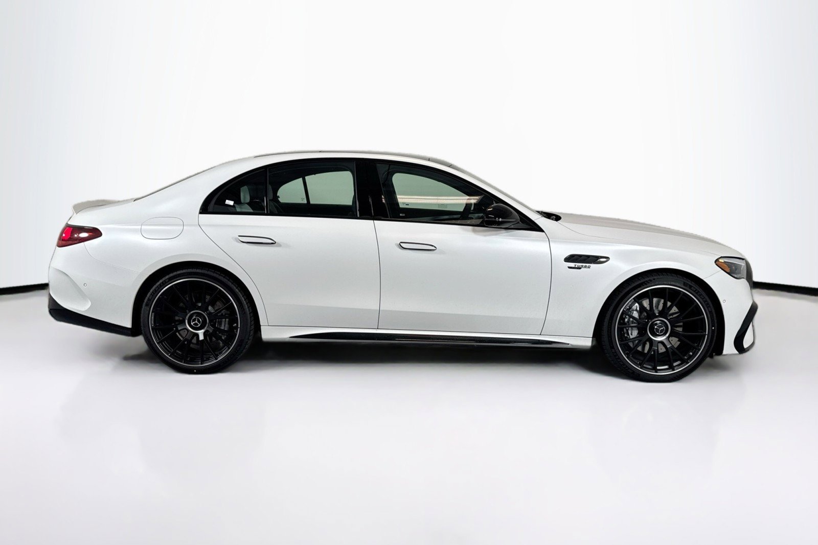 New 2026 Mercedes-Benz E 53 AMG e 4MATIC Sedan image 4