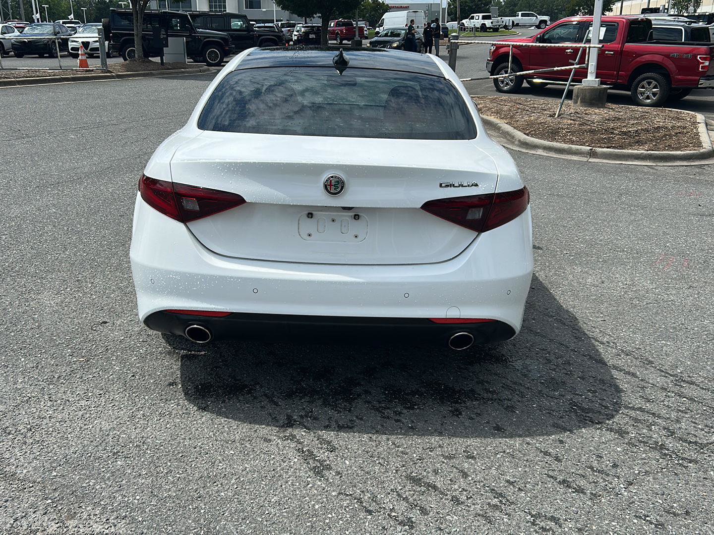 Used 2020 Alfa Romeo Giulia Ti w/ Active Blind Spot Package RWD image 4