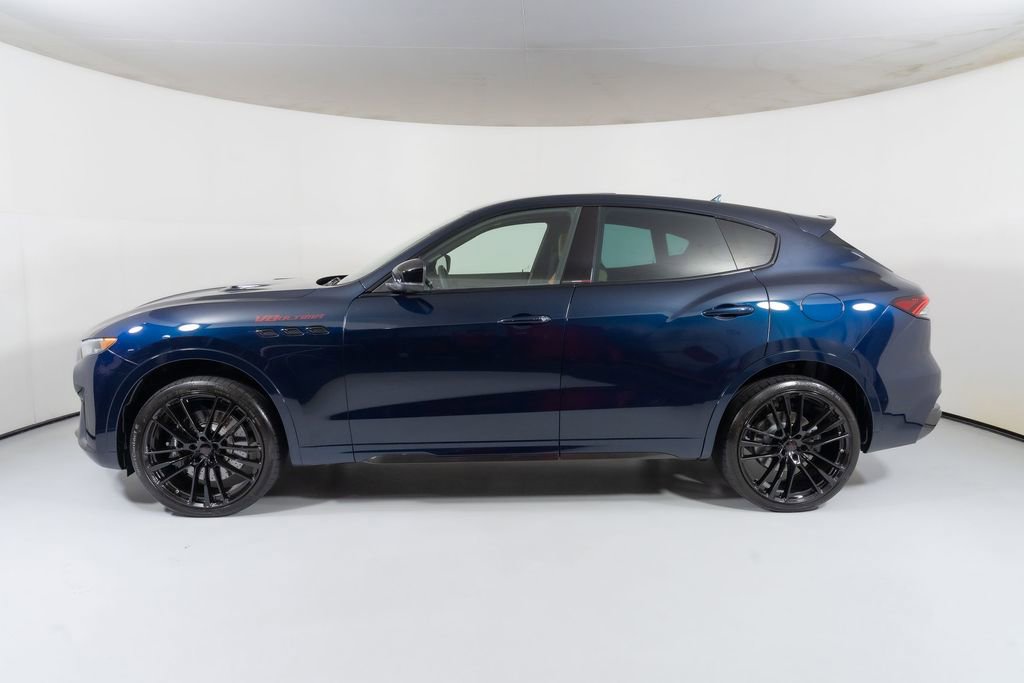 Used 2024 Maserati Levante Trofeo image 3