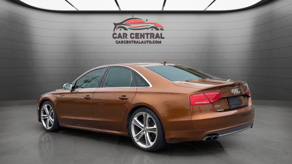 Used 2014 Audi S8 image 3