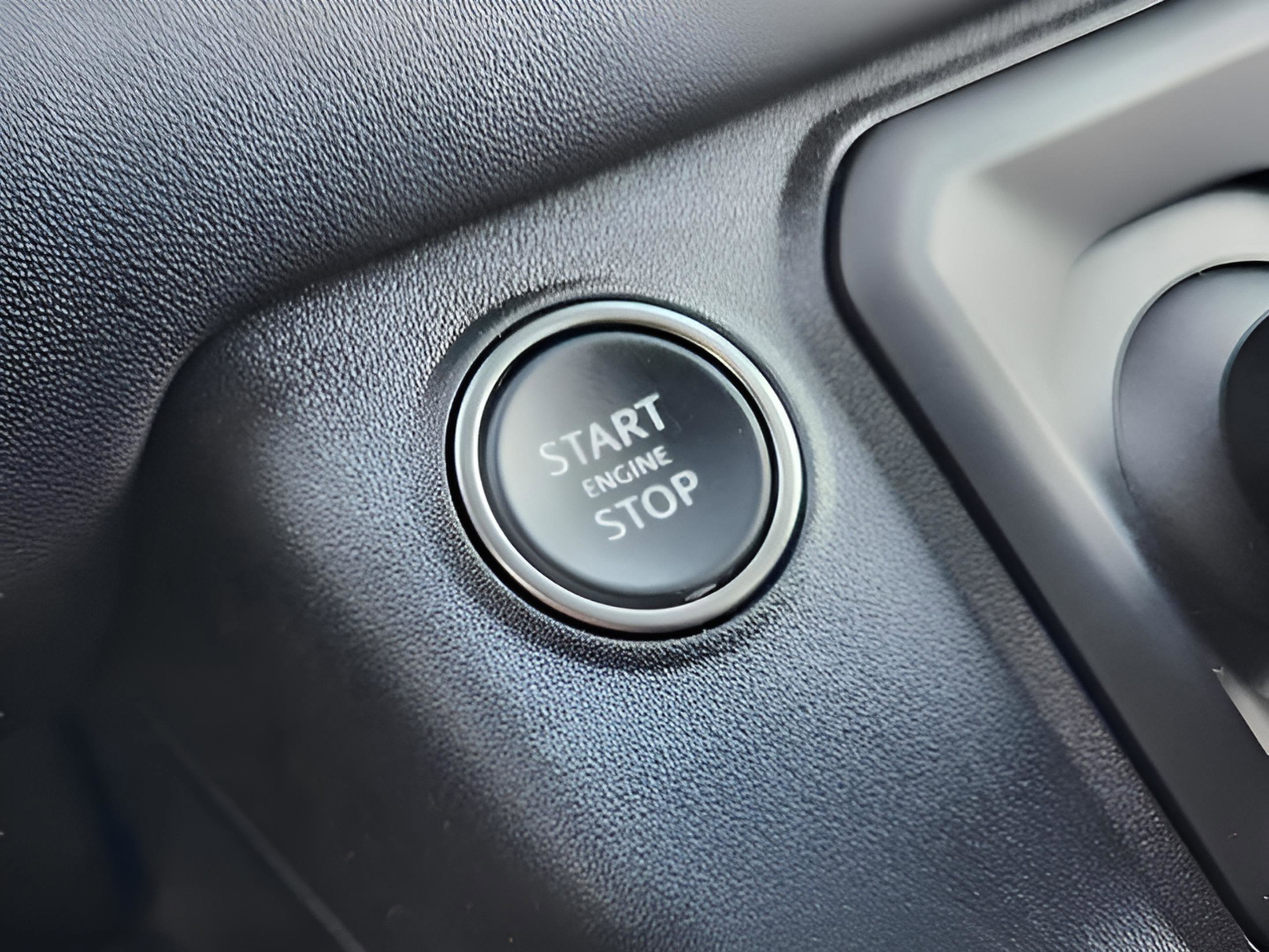 Certified 2025 Land Rover Defender 110 X image 20