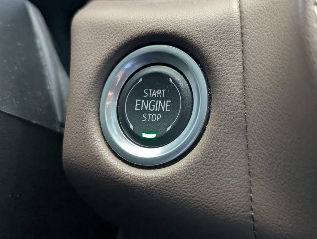 Used 2024 Chevrolet Tahoe High Country AWD/4WD image 31