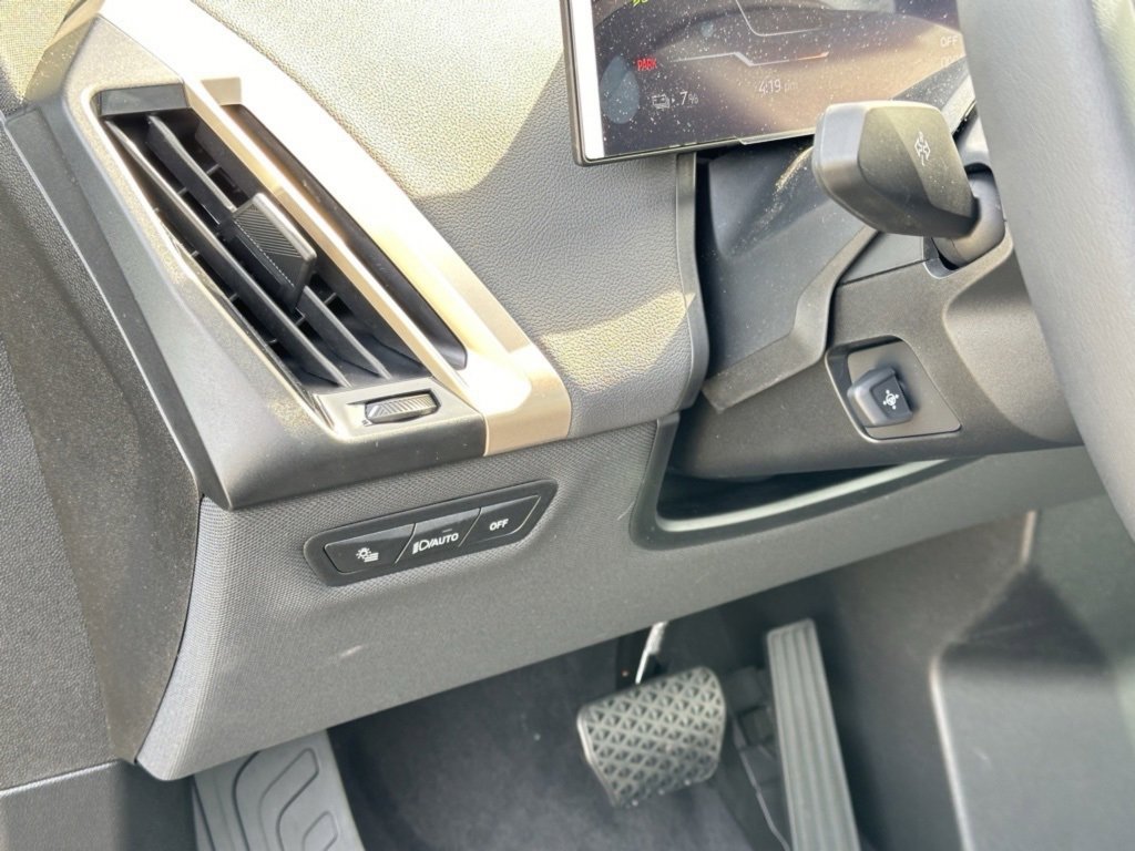 Used 2025 BMW iX xDrive50 w/ Sport Package image 13