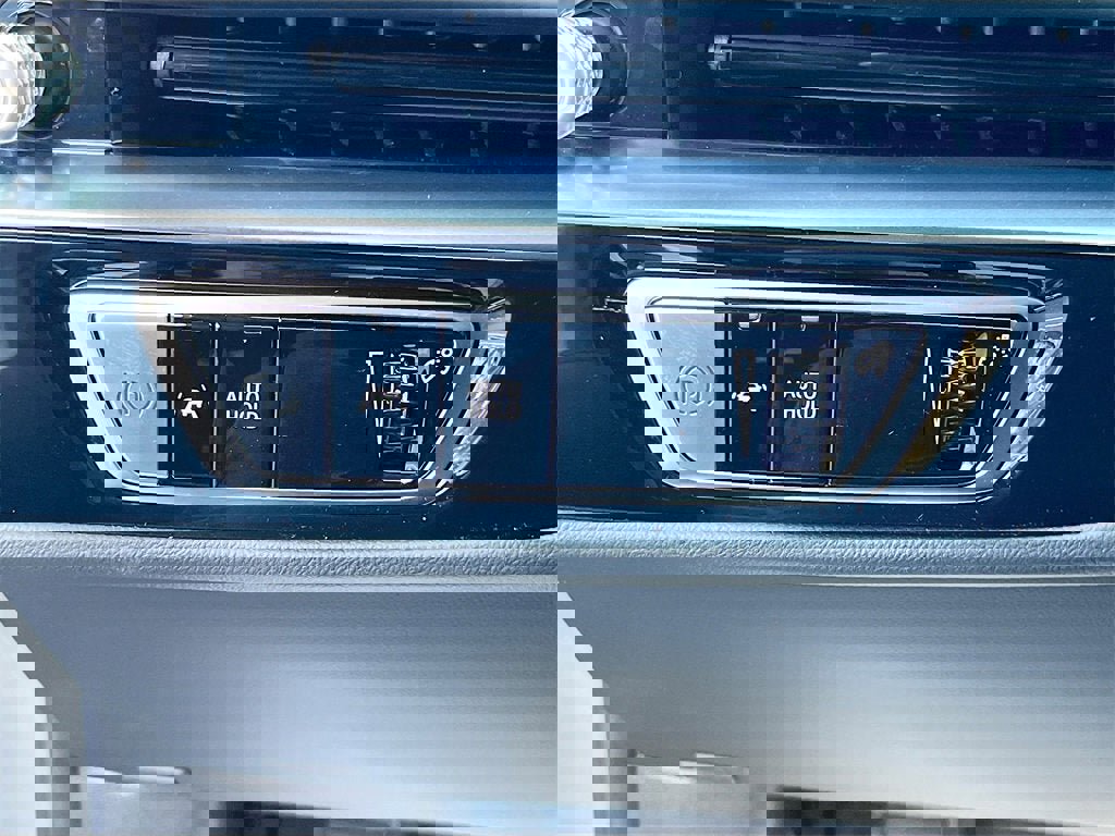 New 2026 Cadillac Lyriq Luxury image 9