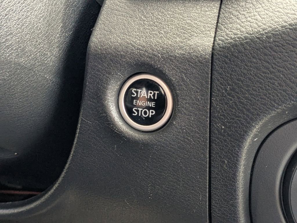 Used 2024 Nissan Frontier SV image 25