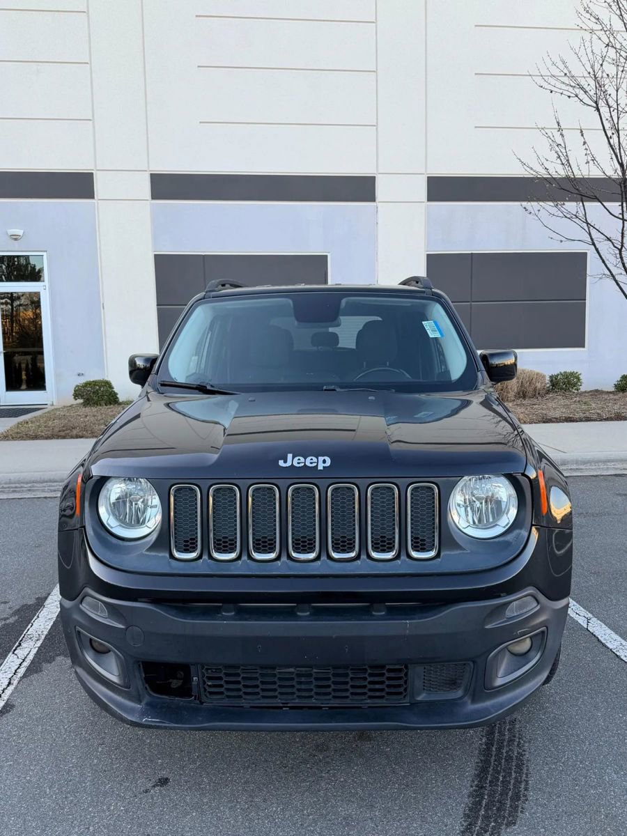 Used 2017 Jeep Renegade Latitude image 2