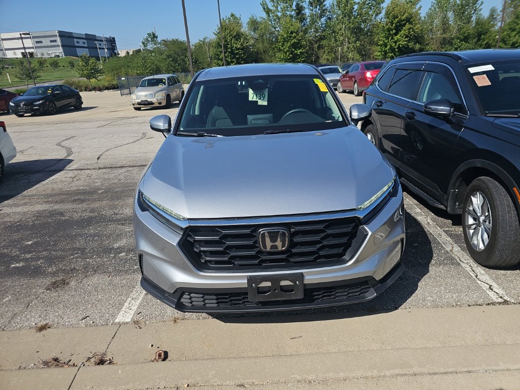 Used 2025 Honda CR-V LX image 2
