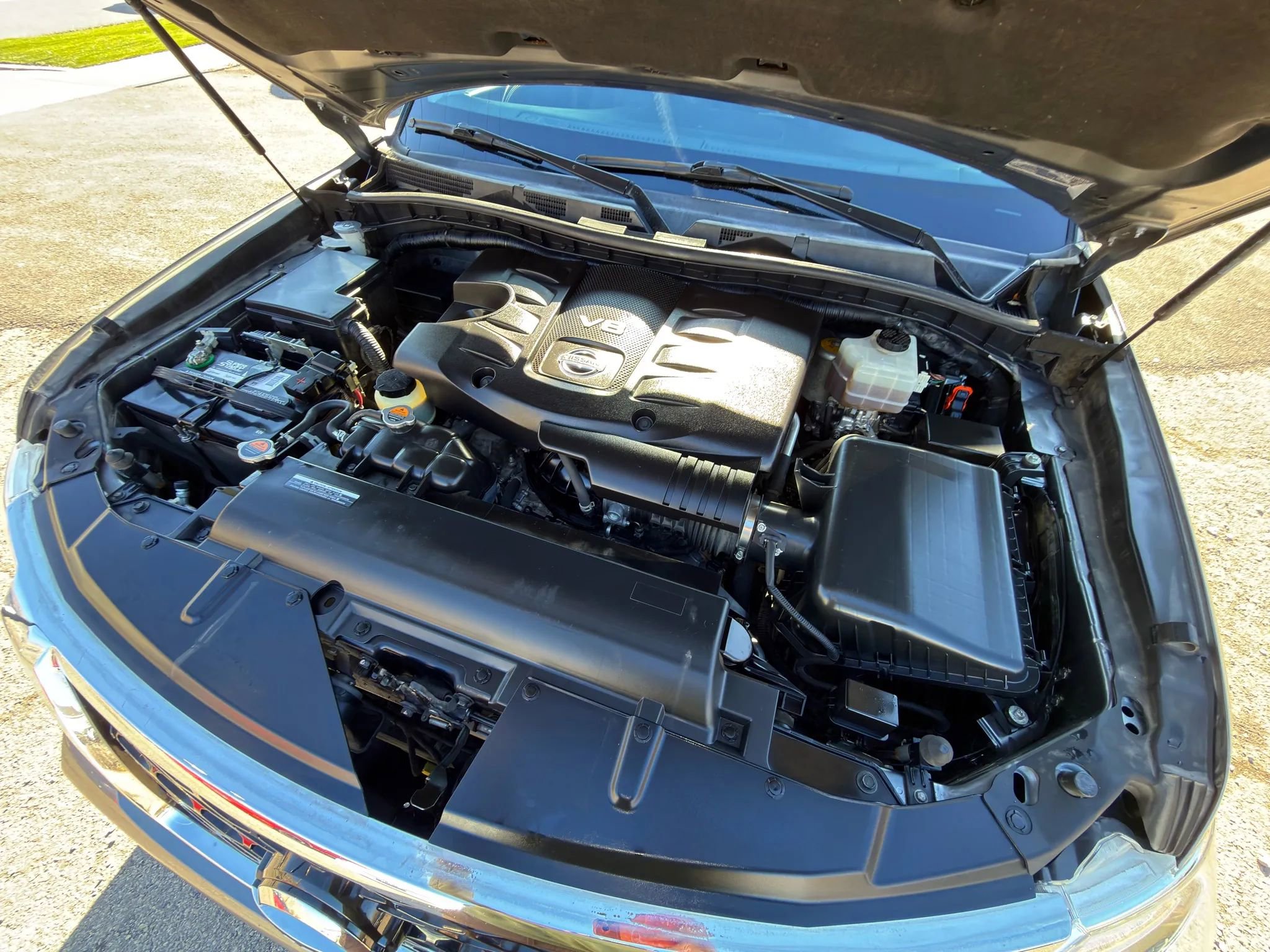 Used 2019 Nissan Armada Platinum w/ Captain's Chairs Package image 3