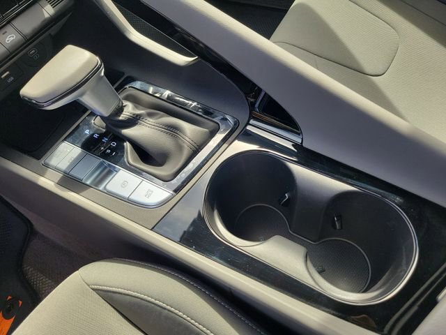 Certified 2025 Hyundai Elantra SEL image 14