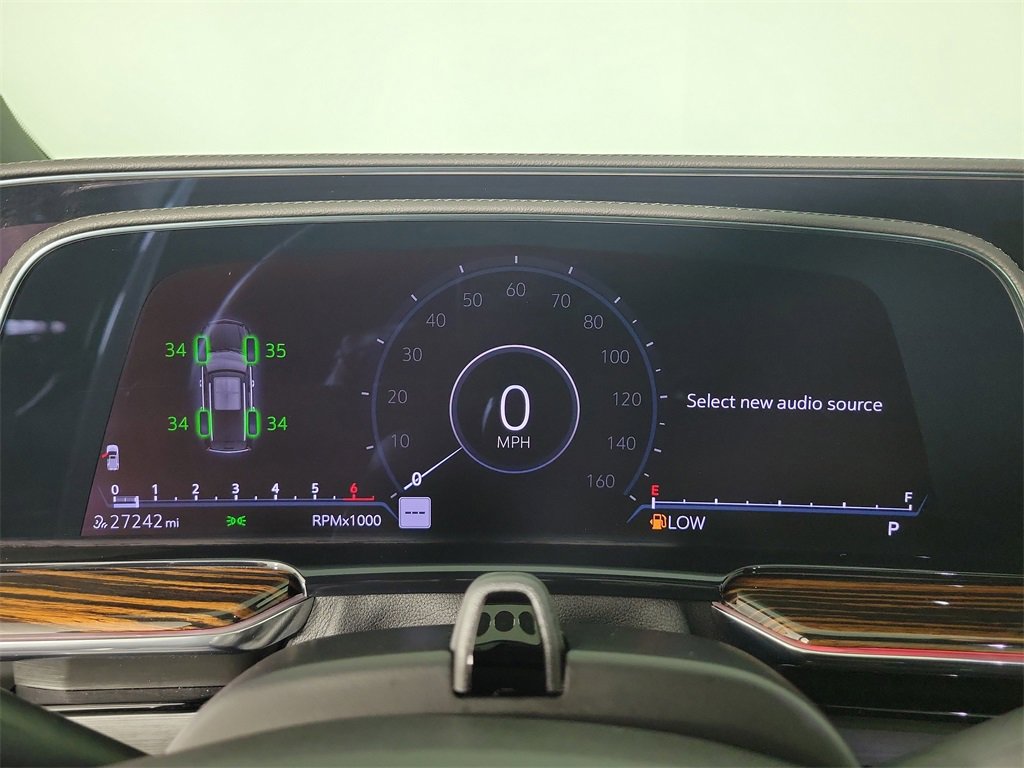 Certified 2024 Cadillac Escalade ESV Premium Luxury image 23