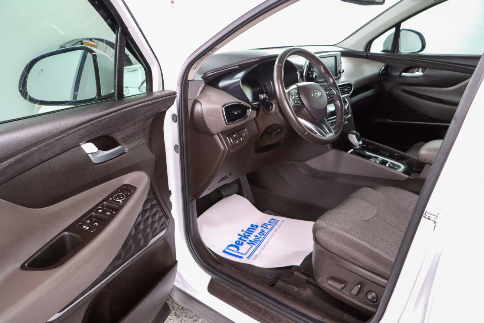 Used 2020 Hyundai Santa Fe SEL w/ Convenience Package image 3