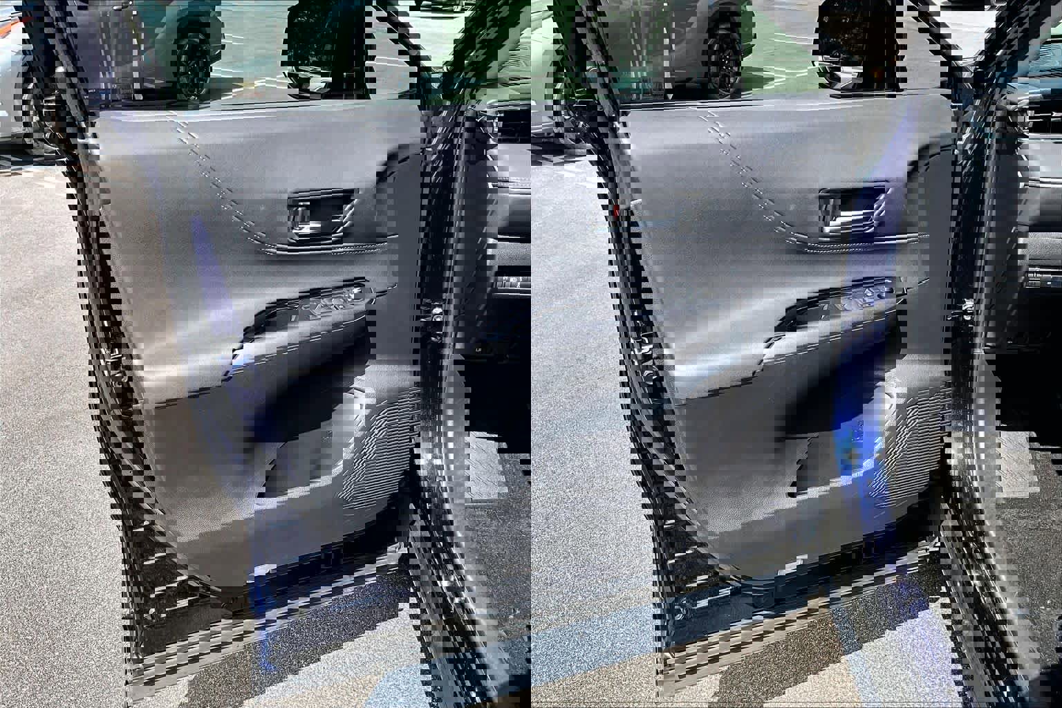 Certified 2021 Toyota Venza LE AWD/4WD image 21