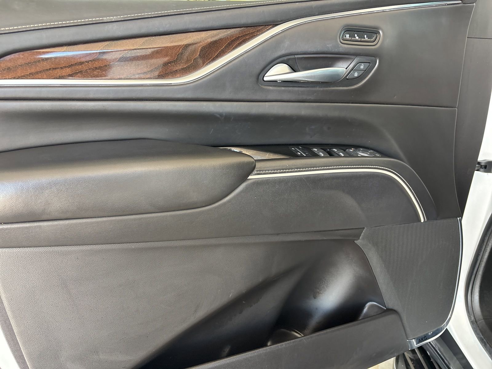 Used 2022 Cadillac Escalade Sport Platinum image 11