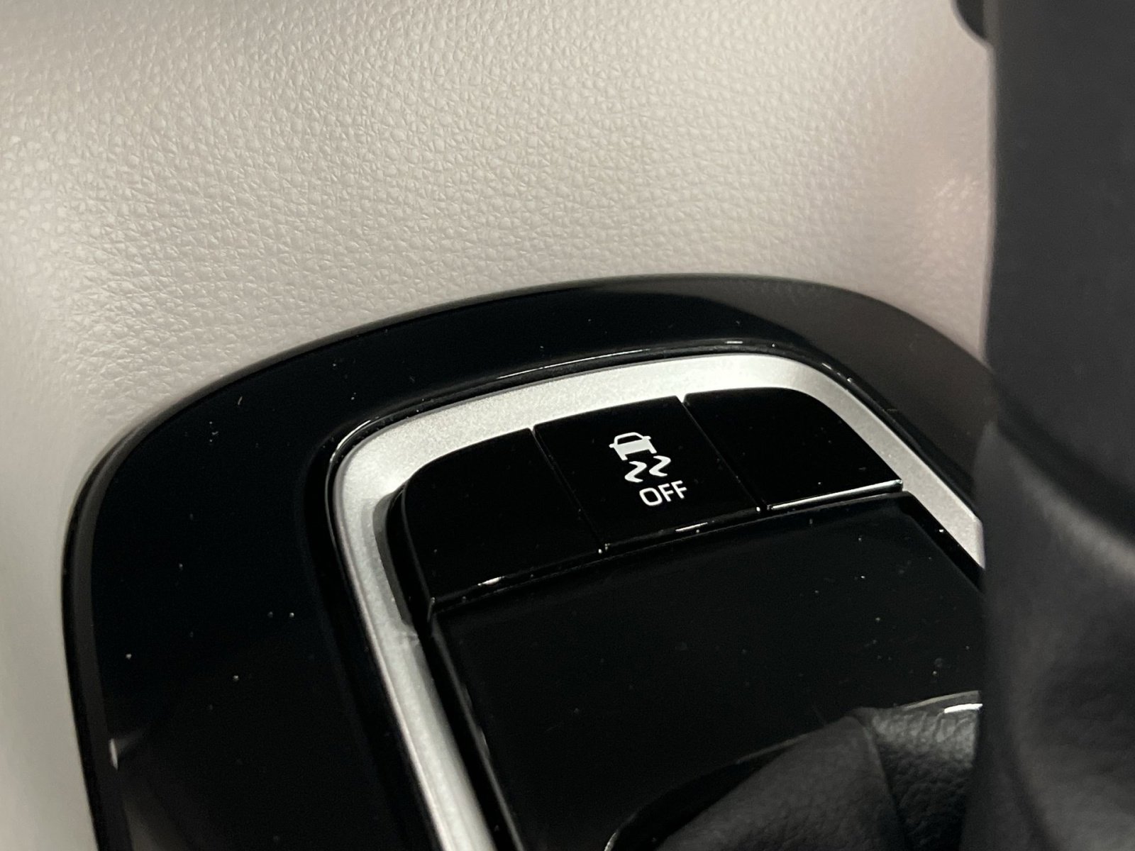 Used 2025 Toyota Corolla LE FWD image 29