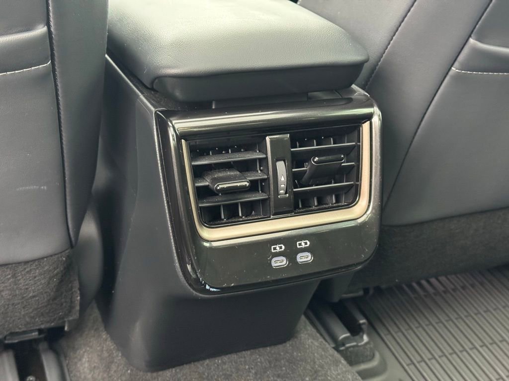 Certified 2025 Toyota Crown Limited image 13